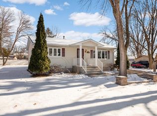 29595 Hillcrest Dr, Chisago City, MN 55013