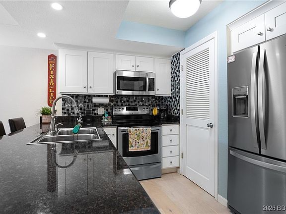 4th image of 40 Lighthouse Rd Unit 5-201