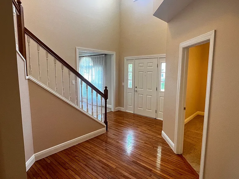 2708 Bayhill Dr — Photo 2