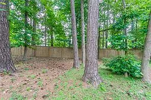 135 Barrington Dr E — Photo 15