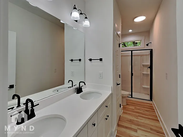 420 E Cedar Ave — Photo 12