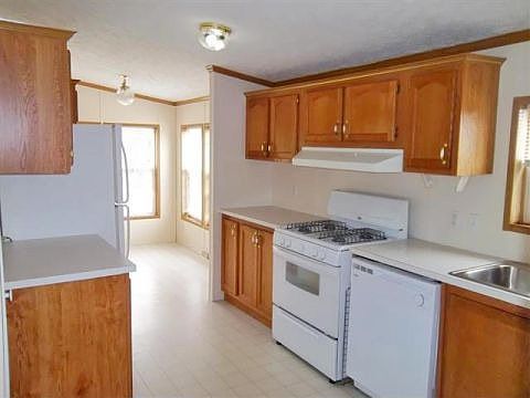 2nd image of 429 Saddle Ln