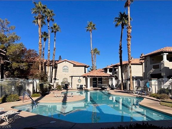 3rd image of 1407 Santa Margarita St Unit D