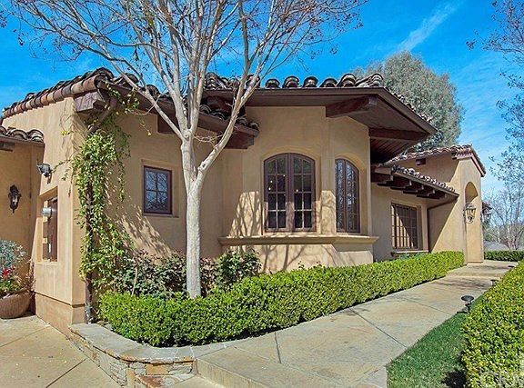 5th image of 3982 Oak Hollow Cir