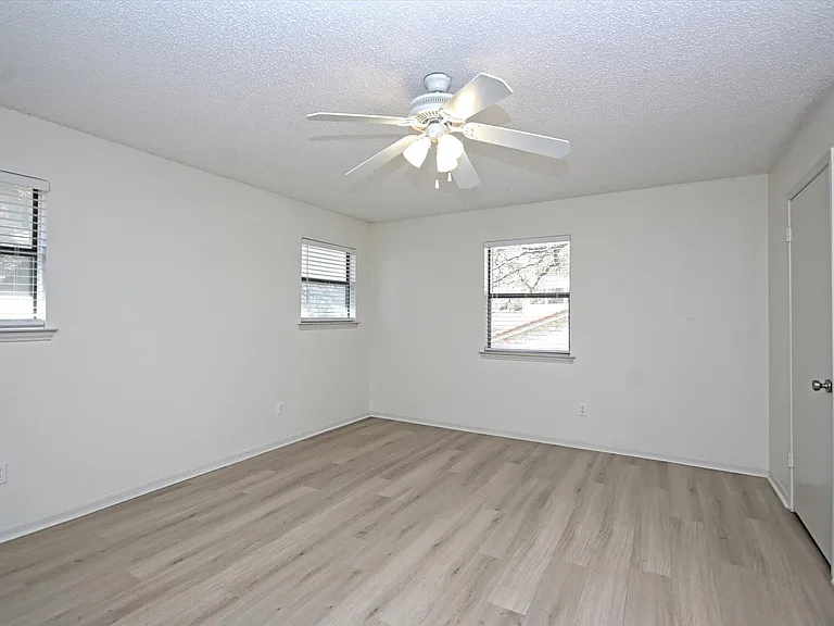 105 Crescent Blf — Photo 19