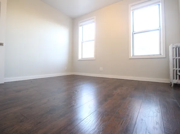 23-19 Steinway Street image 5 of 15