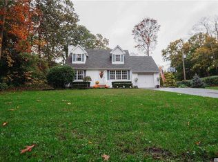 22 15th St, Wading River, NY 11792