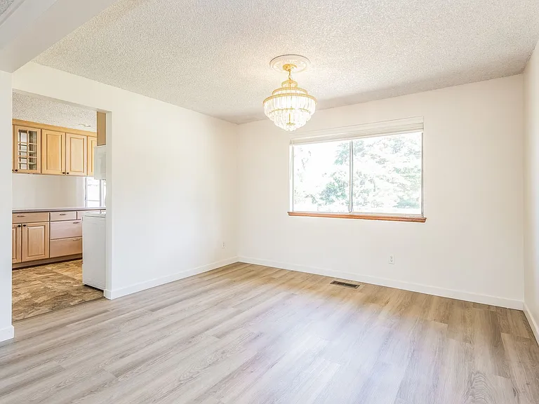 10716 SE 224th Pl — Photo 7