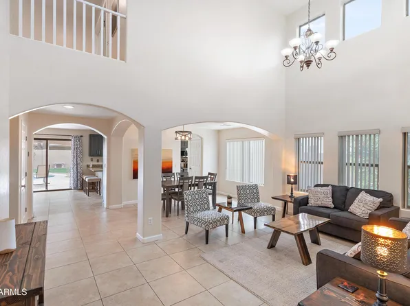 8147 W HILTON Avenue, Phoenix, AZ 85043