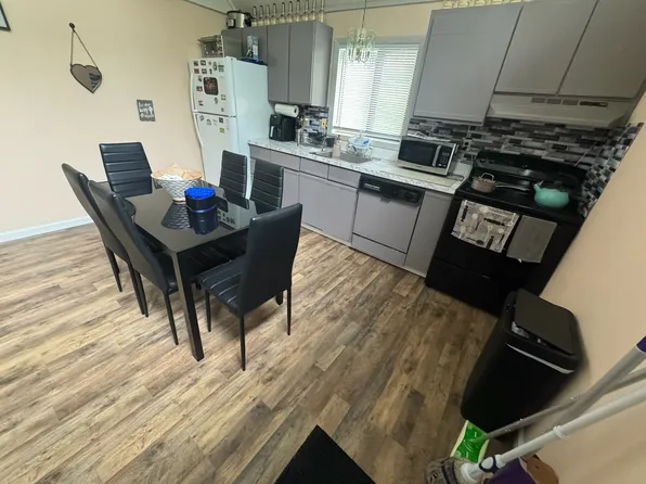 2101 Rosemont Dr, Tobyhanna, PA 18466