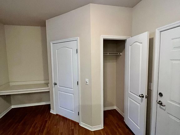 3rd image of 1600 Villa Capri Cir APT 103
