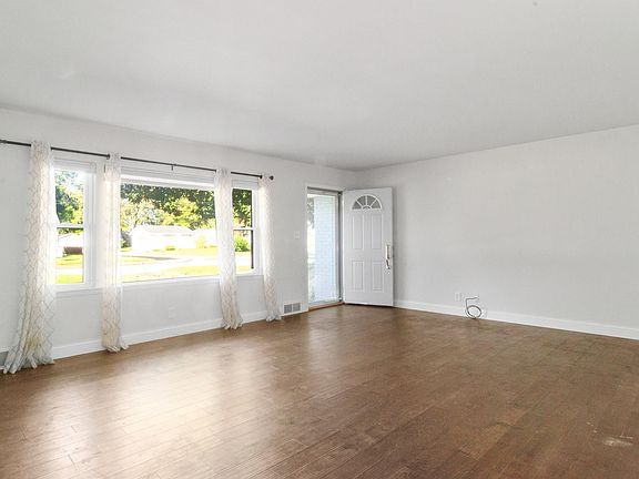 4th image of 916 S Cullen Ave