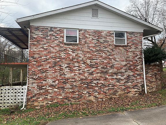 3rd image of 2312 Dillon St