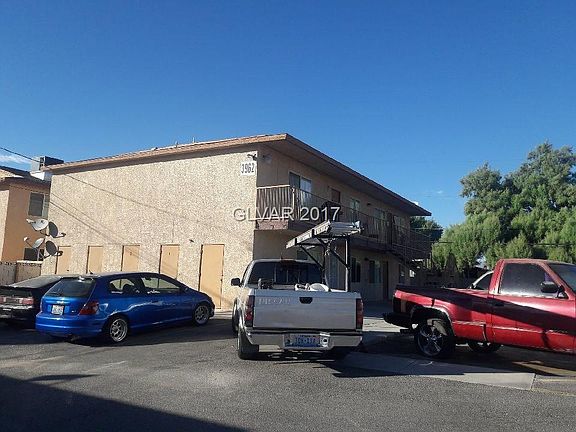 3rd image of 3962 E Carey Ave