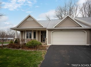1696 High Pointe Dr #7, Zeeland, MI 49464