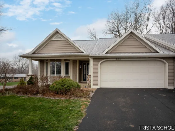 1696 High Pointe Dr #7, Zeeland, MI 49464