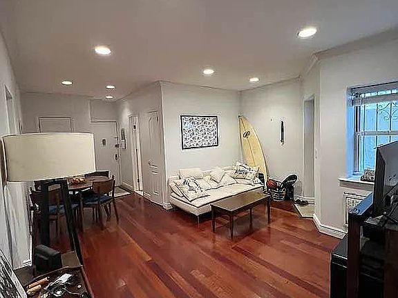 5th image of 348 E 58th St APT 1C