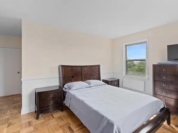 5500 Fieldston Road image 13 of 18