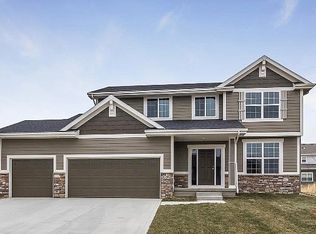 9797 Larchwood Dr, West Des Moines, IA 50266