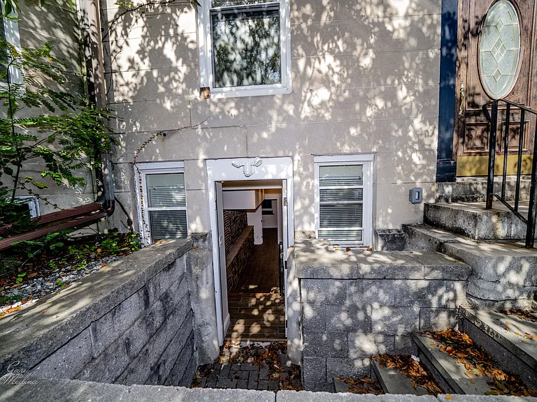 1616 Beacon St #1 — Photo 15