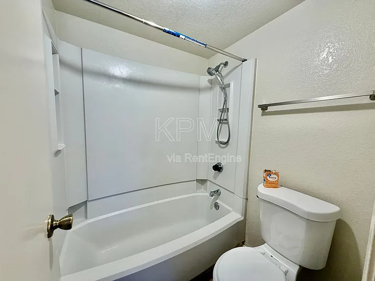 1537 Pyrenees Ave #22 — Photo 12