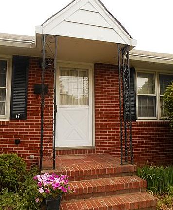 3rd image of 17 W Conrad Dr