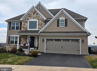 446 Lancer Dr, Columbia, PA 17512