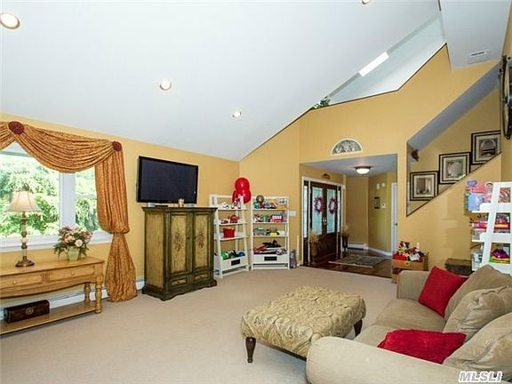 2nd image of 23 Brycewood Dr