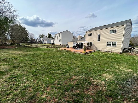4th image of 13303 Hollinger Ave