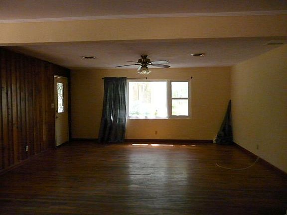 3rd image of 3307 Northshore Cir