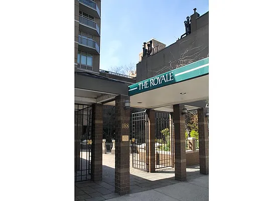 Rented by Warburg | media 10