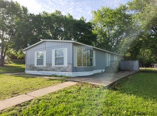 407 SW 49th St, Topeka, KS 66609