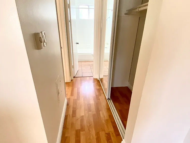1543 N Bronson Ave #103 — Photo 12