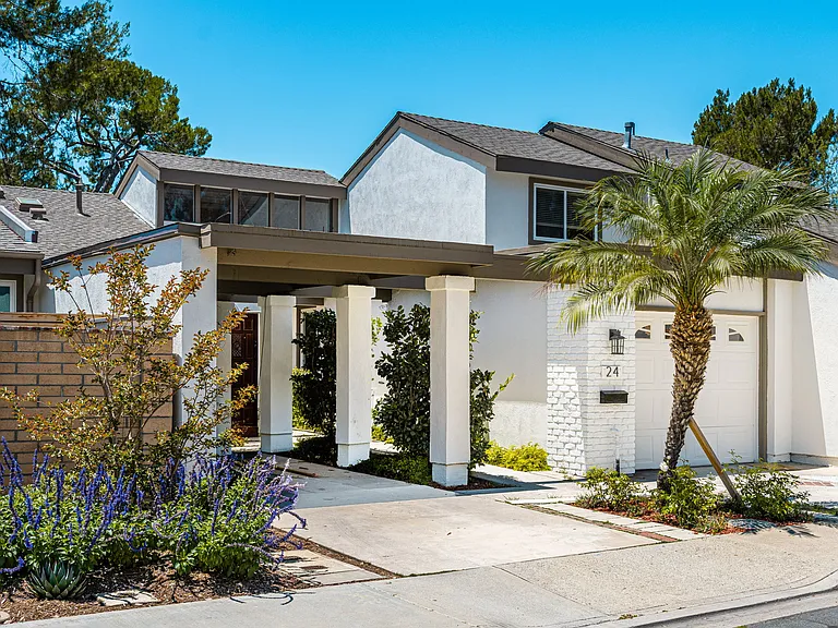 24 Redwood Tree Ln — Photo 2