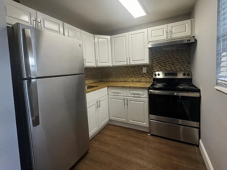 522 SW 20th Ave #2 — Photo 6