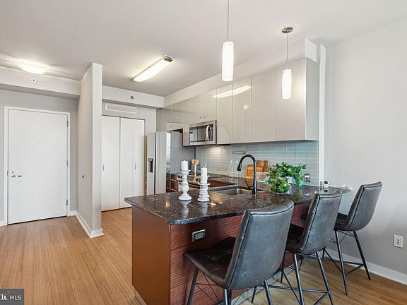 5th image of 2101 Market St Unit 808