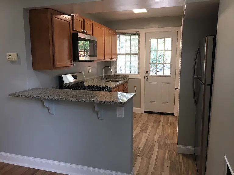 203 Kentucky Ave SE — Photo 6