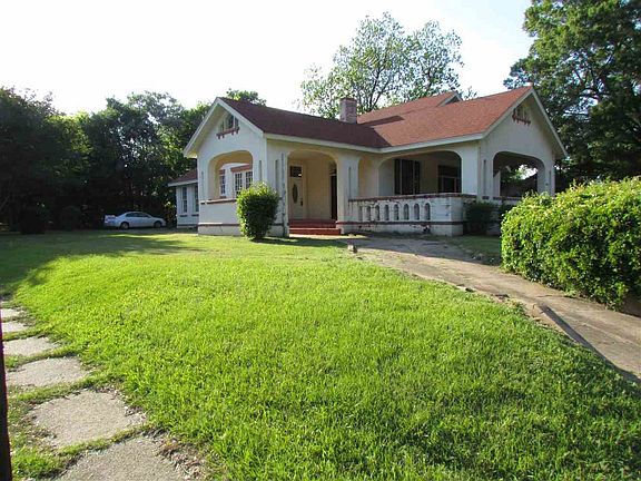 2nd image of 1201 Hickory St