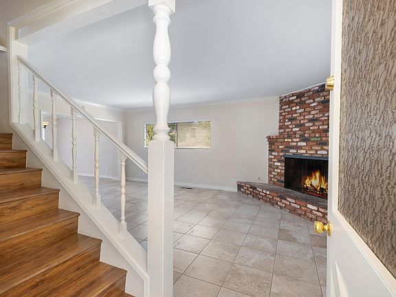 5th image of 21816 Providencia St