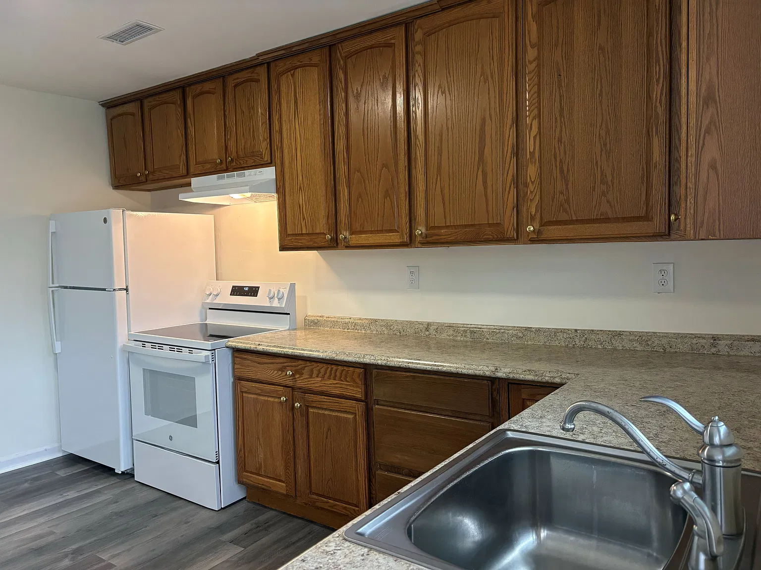 4 bed, 1848 sqft, $2,800 — Photo 4