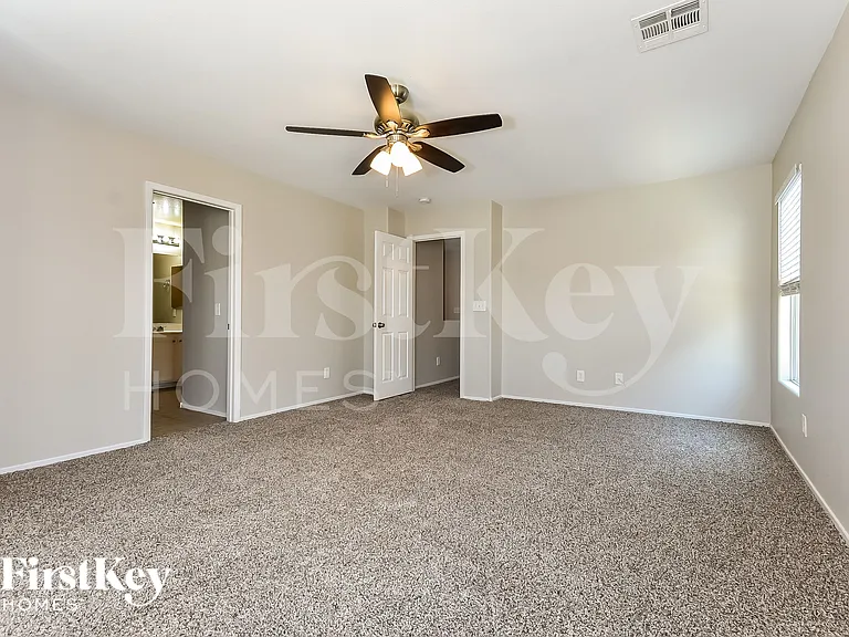 4822 Canary Diamond Ave — Photo 10