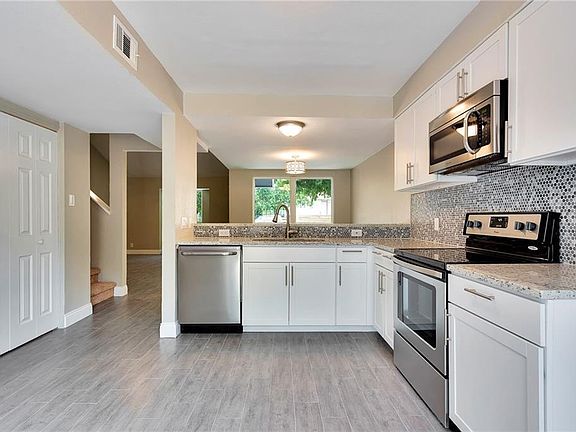 4th image of 2706 Mulford Cv #A