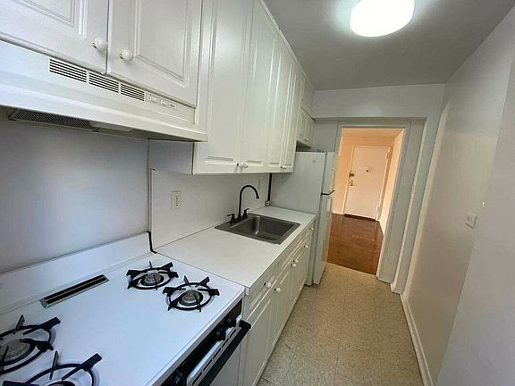 5th image of 37 Bay 26 St #M2