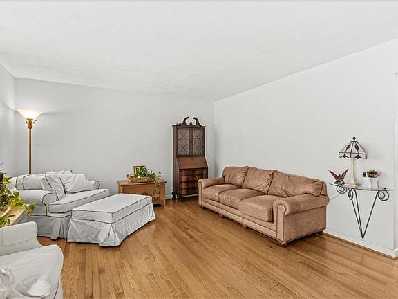 5th image of 2712 Broad Bay Rd