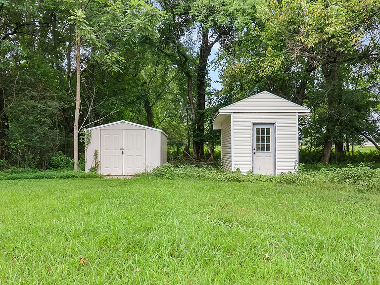 2724 Ann Dr — Photo 28