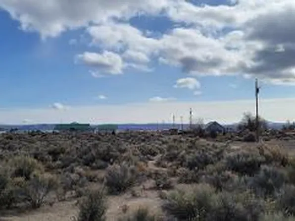 6200 Glitter Ln, Christmas Valley, OR 97641