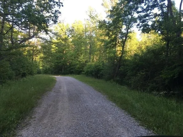 170 Bunker Hill Rd, Lake Lynn, PA 15451