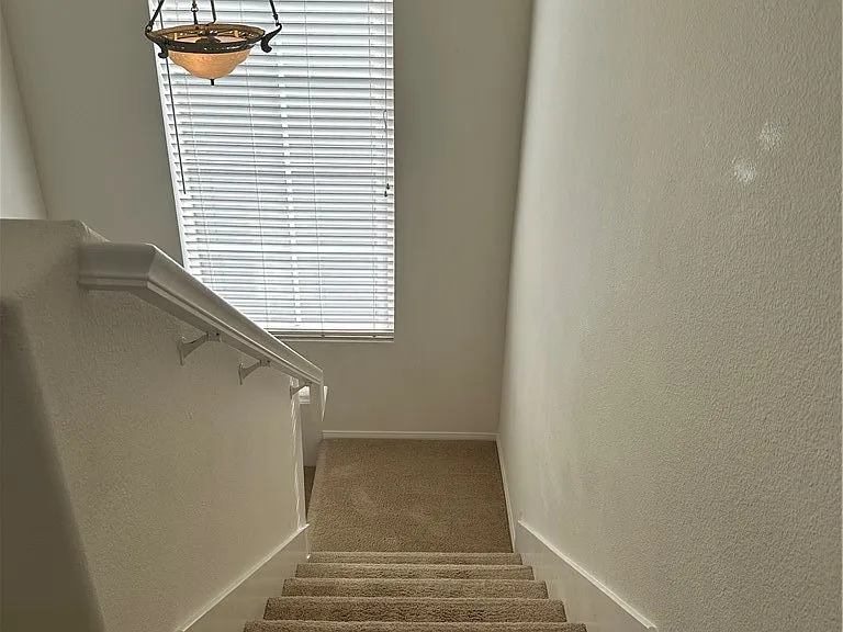 408 Middlebury Ct — Photo 25