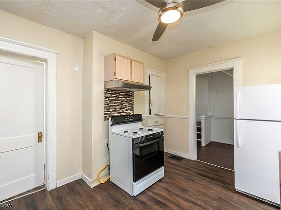 5th image of 1525 E 85th St