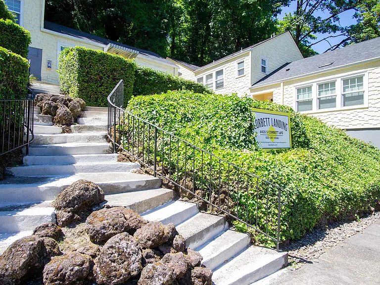 6425 S Corbett Ave #9 — Photo 2